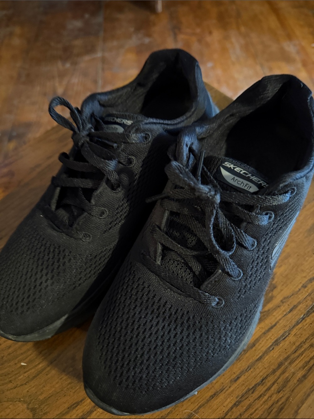 Sketchers Arch Lift size 8